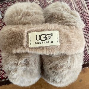 Fuzzy UGG earmuffs